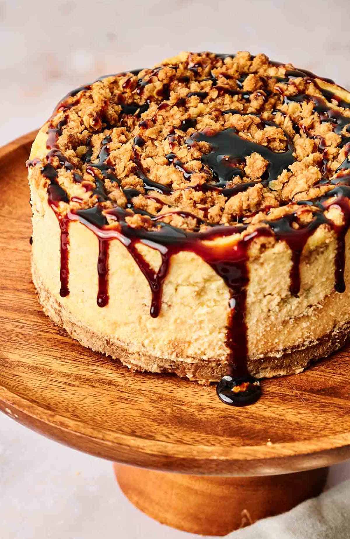 Apple pie stuffed cheesecake featured 2